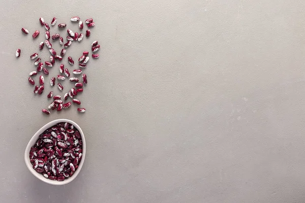 Legumes kasede ve arka planda dağınık