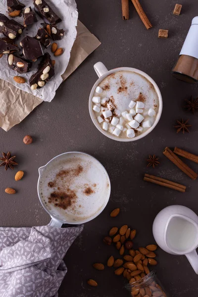 Winter cocoa drink with milk foam in a mug — Stok fotoğraf