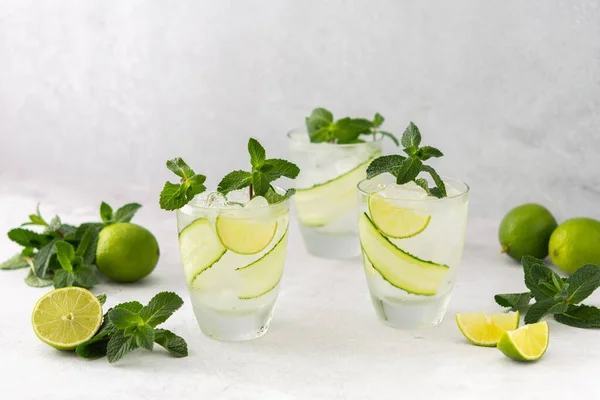 Cold Refreshing Drinks Lime Cucumber Summer Iced Beverage Fresh Green — Stock Photo, Image