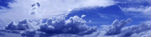 青 Cloudscape Backround パノラマ — ストック写真