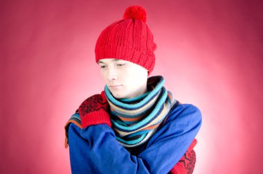 Kış ve bahar. Şapkalı adam.