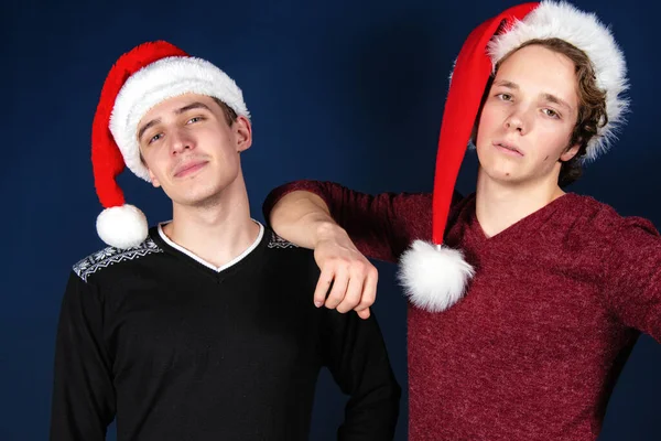 Двоє Молодих Привабливих Хлопців Різдво Новий Рік — стокове фото