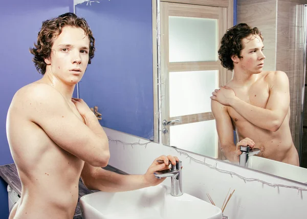 Hezký Mladý Muž Koupelně Dobré Ráno Hygiena Ráno — Stock fotografie