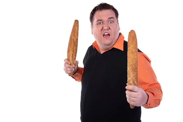 正在节食的有趣的胖子 快乐的男人与面包 白人背景 — 图库照片