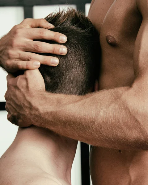 Láska Romantika Gay Pár Odpočívá Doma Posteli — Stock fotografie