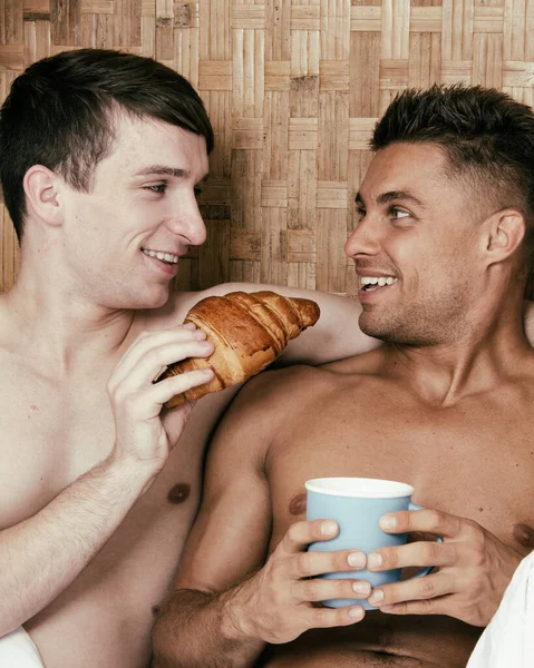 Amore Romanticismo Gay Coppia Sono Riposo Casa Letto — Foto Stock