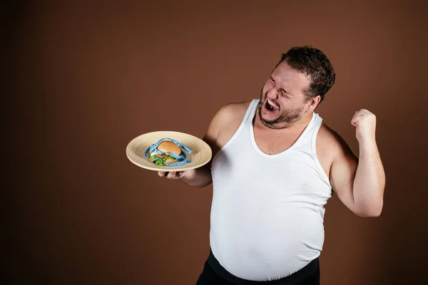 Dieta Estilo Vida Saludable Hombre Gordo Divertido Con Una Hamburguesa — Foto de Stock