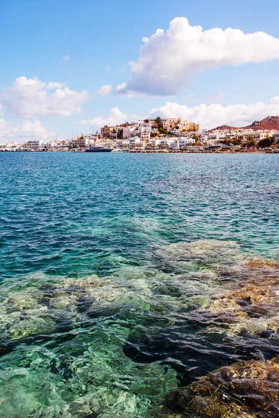 ナクソスは澄んだ水です。ギリシャ. — ストック写真