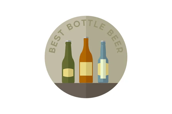 Set de botellas de cerveza con etiqueta aislada sobre fondo blanco . — Archivo Imágenes Vectoriales