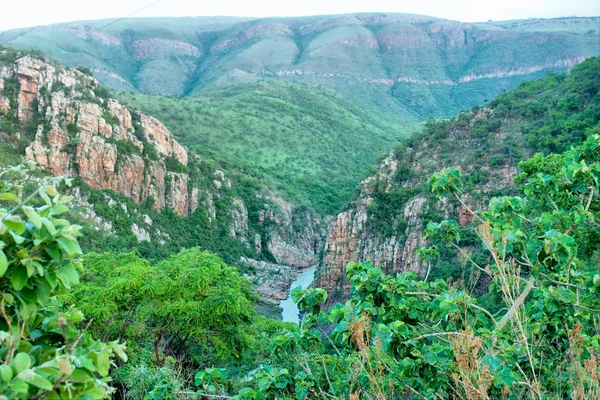 Kleine rivier waarmee u Parijs Dam invoert Stockfoto