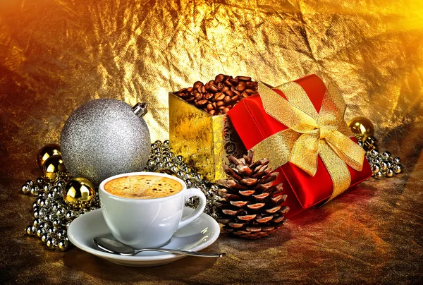 Cup of espresso coffee and Christmas decoration — Stock Photo, Image