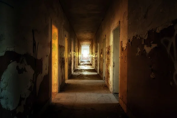 Interior de la casa abandonada — Foto de Stock