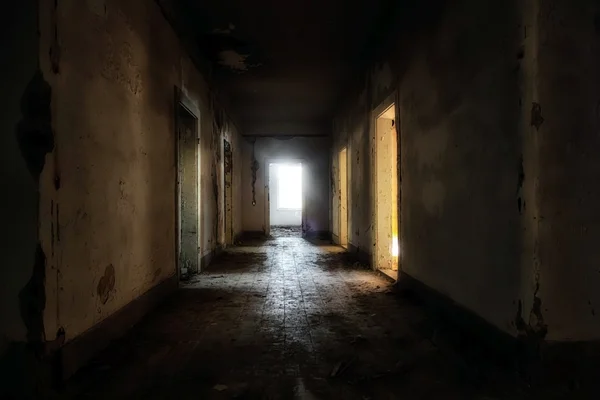 Interior de la casa abandonada — Foto de Stock