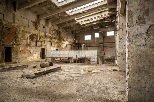 Abandoned industrial interior — Stock Photo, Image