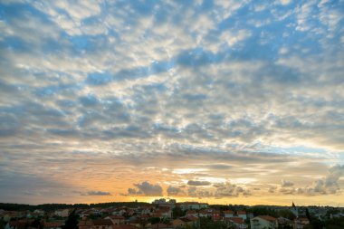 Sunset village üzerinde