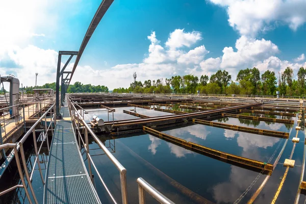 Schoonmaak-waterfaciliteit — Stockfoto