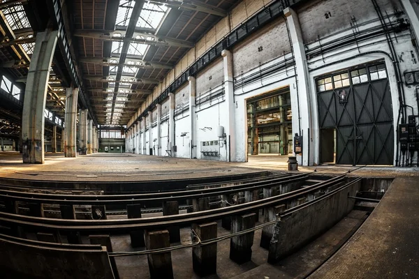 Dunkler Industrieinnenraum — Stockfoto