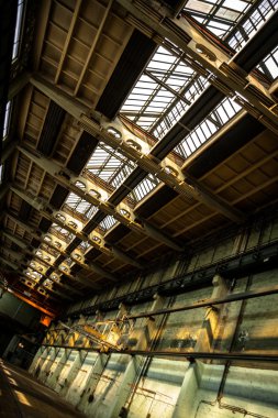 karanlık sanayi iç