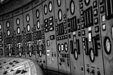 Işıklı kontrol odası