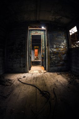 Işık rahatsız olan eski arabası iç