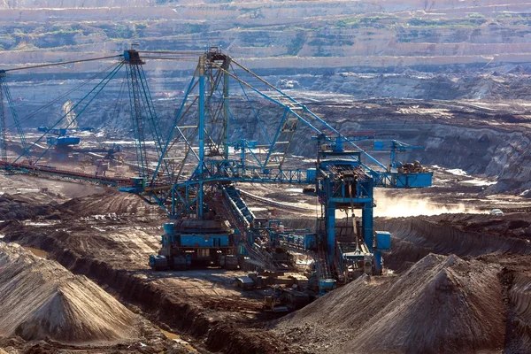 Krajobraz z kopalni maszyny — Zdjęcie stockowe