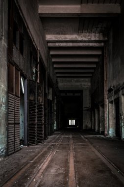 karanlık sanayi iç