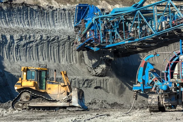 Machines minières dans la mine — Photo