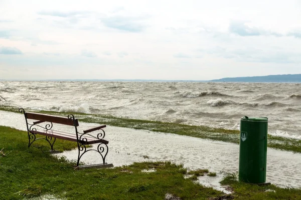 Storm over the lake — Stock Photo, Image