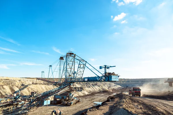 Bergbaumaschinen in der Mine — Stockfoto