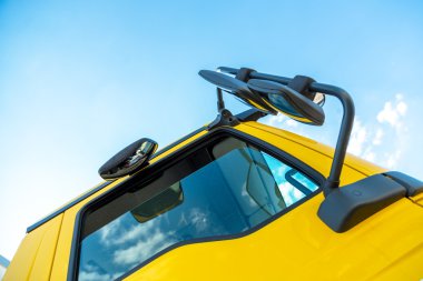 büyük kamyon ayrıntıları