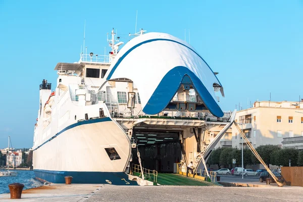 Ferry en Zadar —  Fotos de Stock