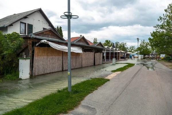 Overstroomd terrein in Balaton — Stockfoto