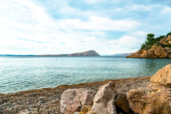 Beau paysage avec mer et nuages — Photo