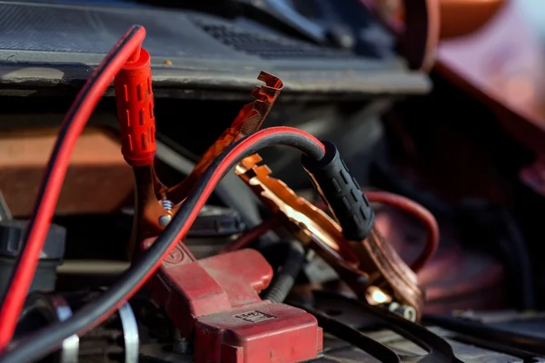 Man repairing motor block — Stock Photo, Image