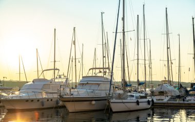 Günbatımında bağlantı noktası