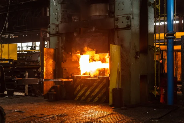 Smeltery yapılan demir — Stok fotoğraf