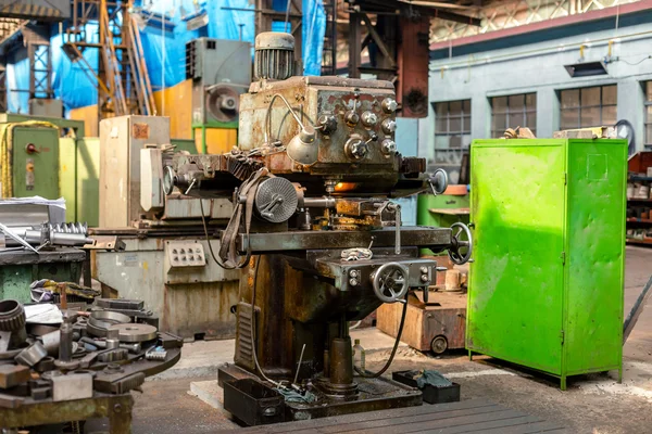 Máquina industrial en la fábrica —  Fotos de Stock
