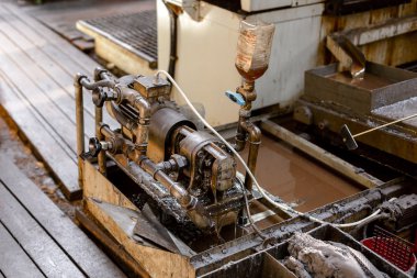 Fabrikadaki endüstriyel makine