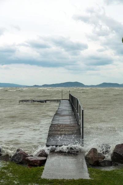 Storm over the lake — Stock Photo, Image