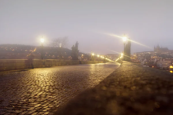 Karlsbrücke in Prag im Morgengrauen Tschechische Republik — Stockfoto