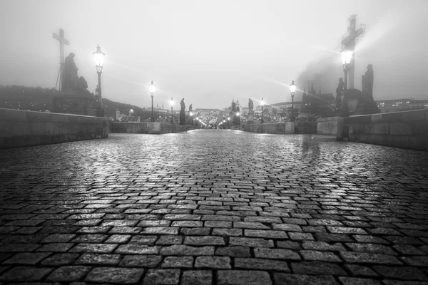 Karlsbrücke in Prag im Morgengrauen Tschechische Republik — Stockfoto