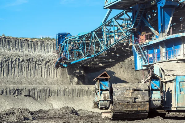 Důlní stroje v dole — Stock fotografie