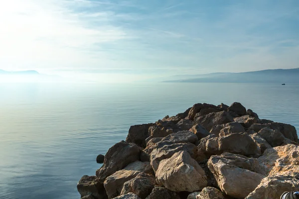 Rochers dans la mer — Photo