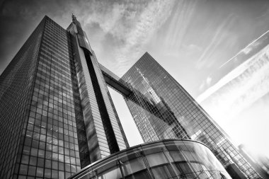 Mavi gökyüzü gökdelenler