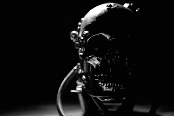 Craniul unui robot de dimensiuni umane — Fotografie, imagine de stoc
