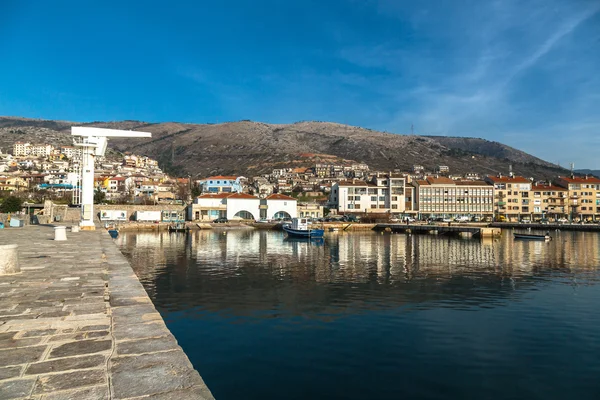 Village landscape with sea — Stock Photo, Image