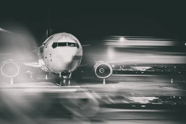 Airplane front close-up — Stock Photo, Image