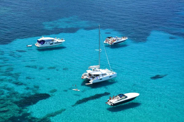 Turquoise Water Floating Boats Cala Hort Bay Ibiza Island Spain — Stock Photo, Image