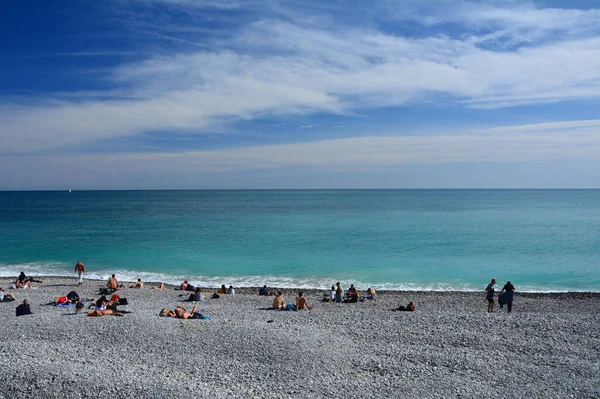 Nice França Abril 2019 Turistas Praia Nice Costa Azul Riviera — Fotografia de Stock