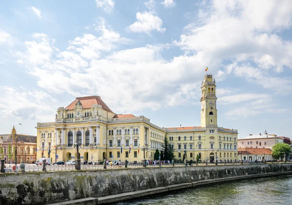 Oradea town hall and tower in Oradea, Transylvania region of Romania — Stock Photo, Image